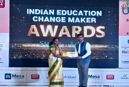 Ujjval World School receiving the Emerging Education Hero Award 2025